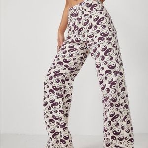 EUC SHEIN Sz Large High Waist Yin and Yang Graphic pants super cute